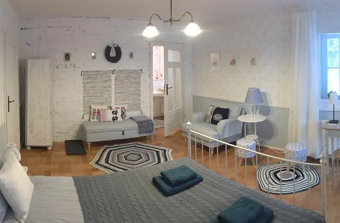 Zielarnia Dom Gościnny - Sauna Kwatera prywatna *